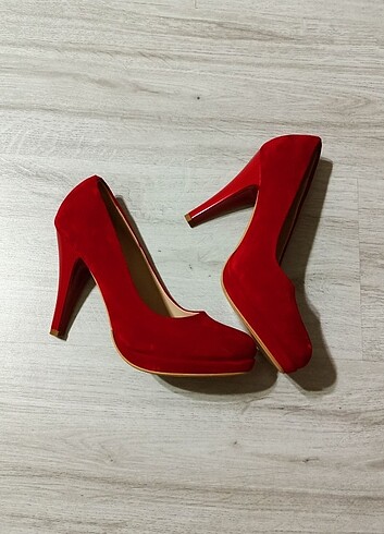 37 Beden kırmızı Renk Süet ayakkabı 