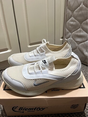 Bayan nike spor ayakkabı