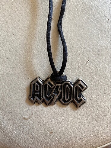 ACDC kolye
