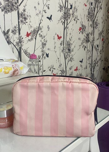Victoria Secret Pembe Çizgili Fermuarlı Kadın Makyaj Çantası - Görsel 2