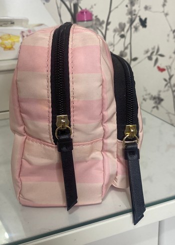 Victoria Secret Pembe Çizgili Fermuarlı Kadın Makyaj Çantası - Görsel 3