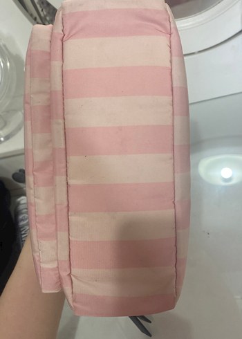 Victoria Secret Pembe Çizgili Fermuarlı Kadın Makyaj Çantası - Görsel 13