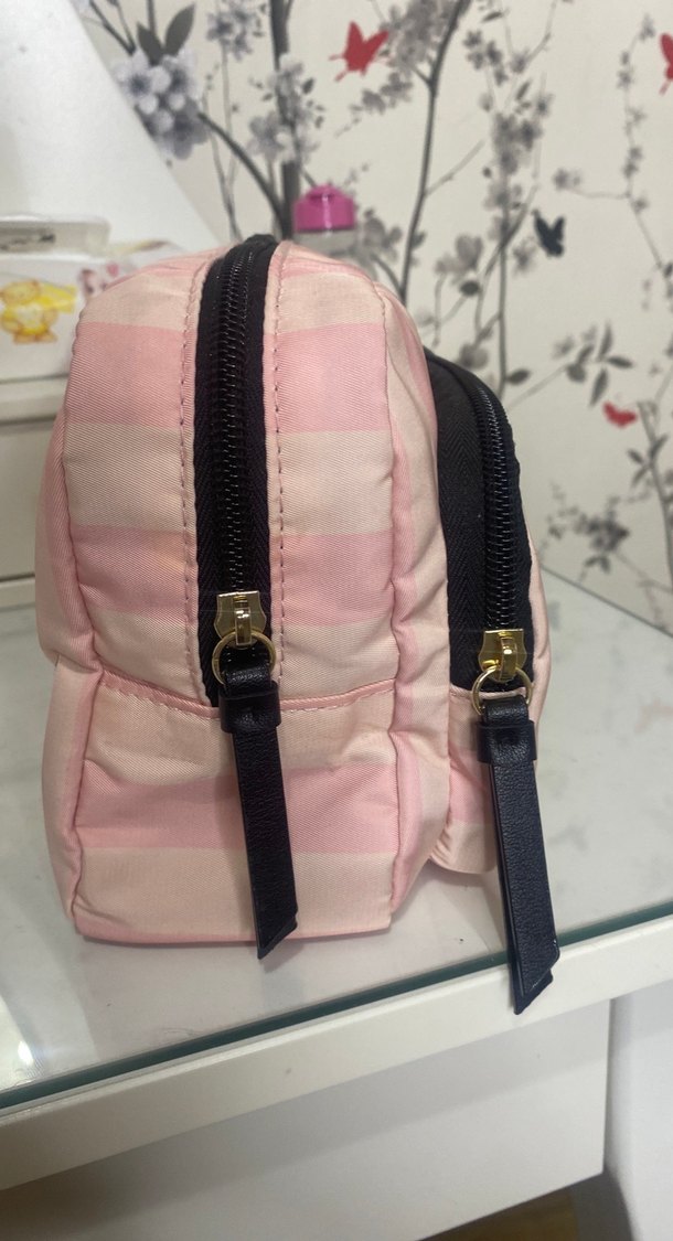 Victoria Secret Pembe Çizgili Fermuarlı Kadın Makyaj Çantası - Görsel 3