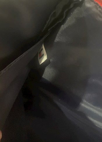 Tommy Hilfigher Lacivert Fermuarlı Çantası - Görsel 6