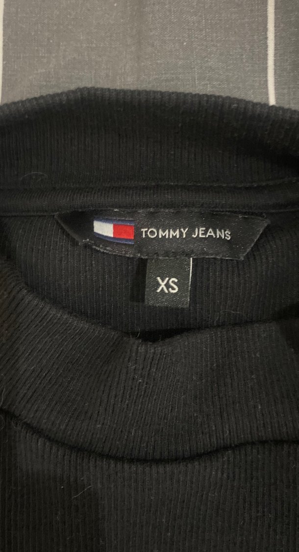 Tommy Hilfiger Yüksek Yakalı Kadın Crop - Görsel 2