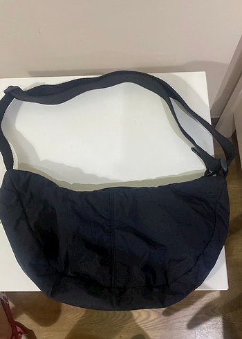 Balon Model Siyah Kol Çantası