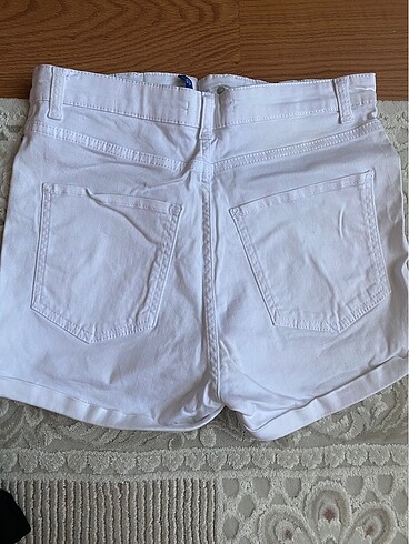 Pull and Bear Beyaz jean şort