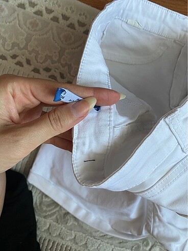 38 Beden beyaz Renk Beyaz jean şort