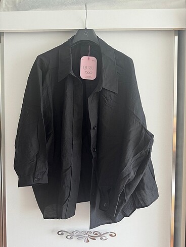 Siyah oversize gömlek