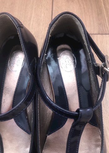 Kız Çocuk Siyah Rugan Bantlı Babet Ayakkabı - Görsel 2