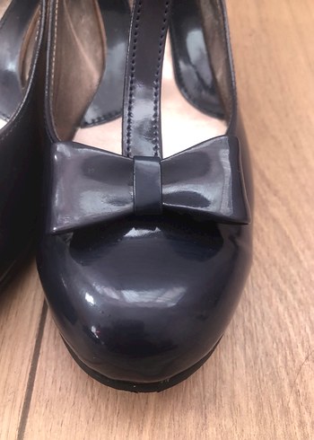 Kız Çocuk Siyah Rugan Bantlı Babet Ayakkabı - Görsel 3