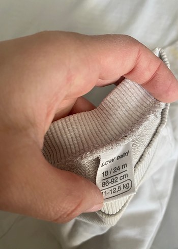 Unisex Loose Fit Beyaz Sweatshirt ve mor tayt - Görsel 3