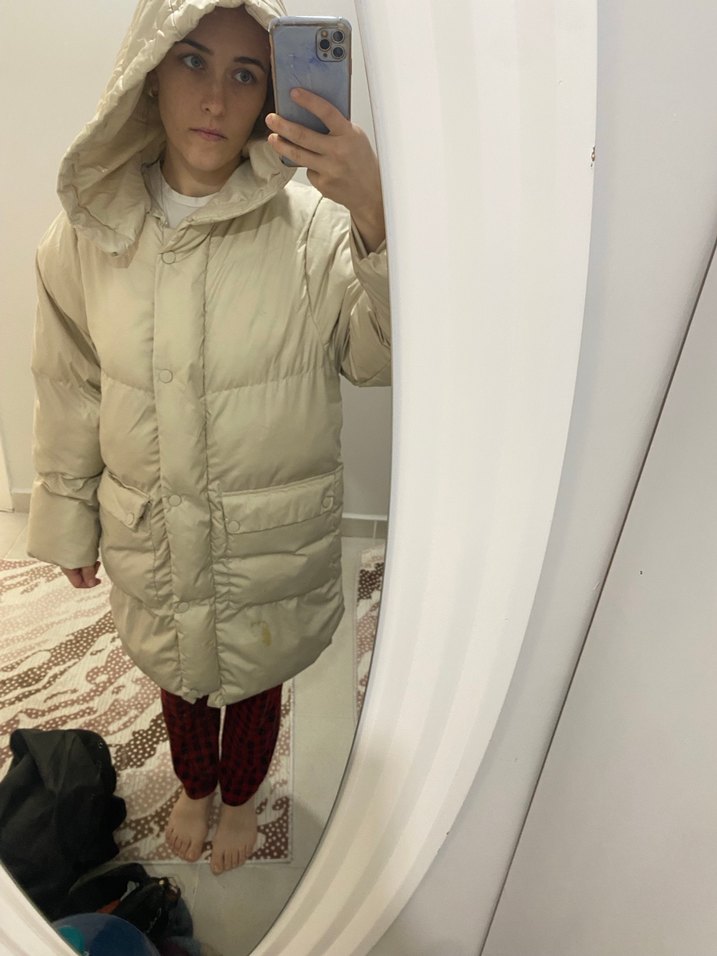 Beyaz Kapüşonlu Uzun Puff Mont - Görsel 2