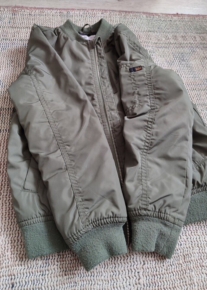 H&M erkek çocuk yağmurluk 7-8 yaş için uygundur - Görsel 3