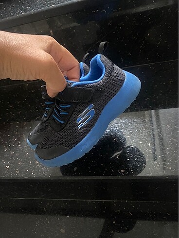 22 Beden lacivert Renk 22,5 skechers ayakkabı yepyeni kusursuz cok az giyildi