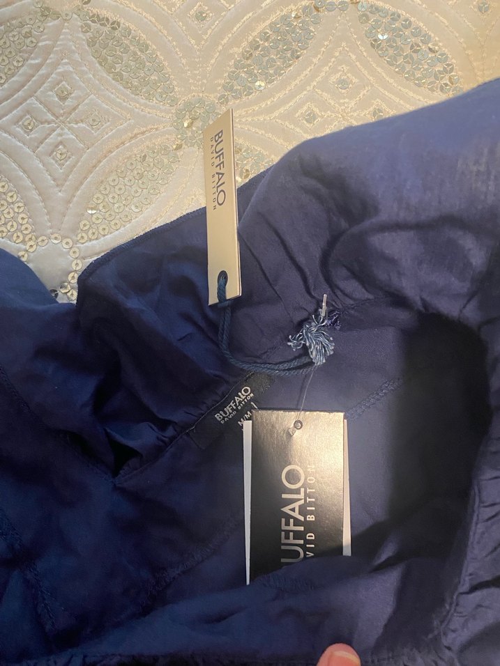 Koyu Mavi Fırfırlı Kolsuz Keten Bluz - Görsel 4