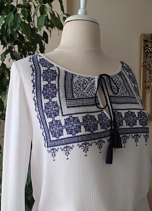 40 Beden beyaz Renk H&M önü nakışlı beyaz pamuklu tunik 40 beden