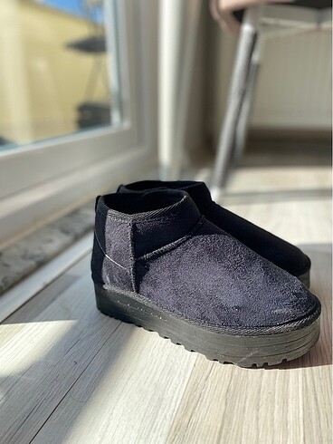 Diğer Ugg bot