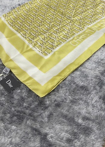 Dior şal - Görsel 3