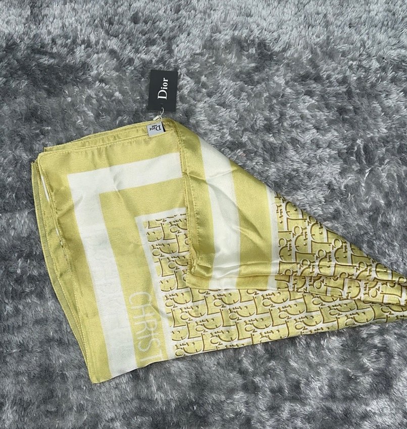 Dior şal - Görsel 4