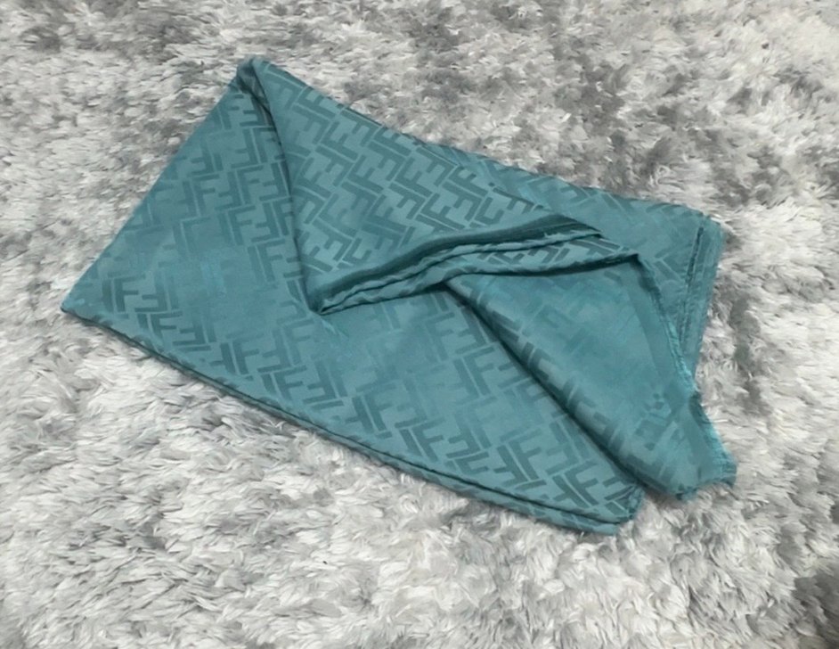 Fendi Şal - Görsel 2