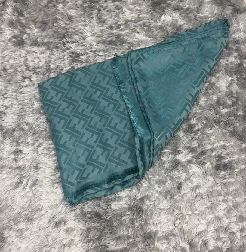 Fendi Şal - Görsel 4