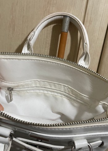 Stradivarius Beyaz Deri Tokalı Kadın Çanta - Görsel 2