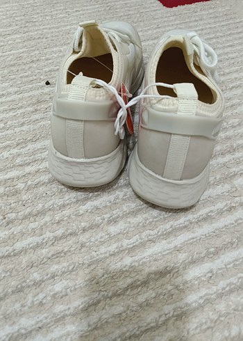 Beyaz Bağcıklı Kadın Spor Ayakkabı - Görsel 4