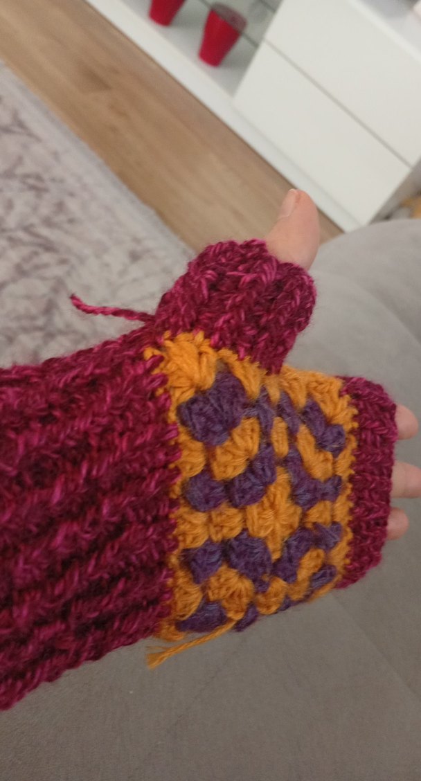 Renkli Örgü Kadın Eldiveni - Görsel 2