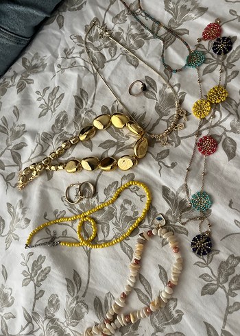 Accessorize gold takı kavanozu