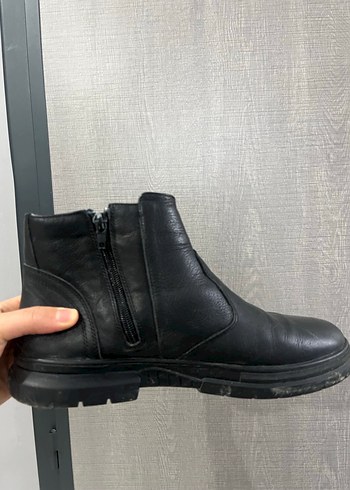 Siyah Minimalist Erkek Bot - Görsel 4