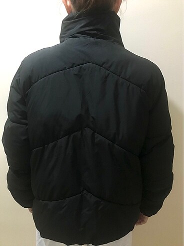 Bershka Siyah Şişme Mont