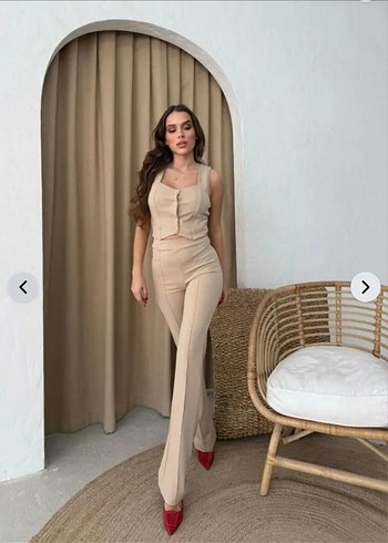 Bej Mini Kolsuz V Yaka Kadın Takım - Görsel 2