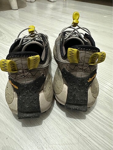 38,5 Beden Reebok kışlık ayakkabı