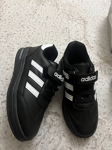 Adidas Spor ayakkabı