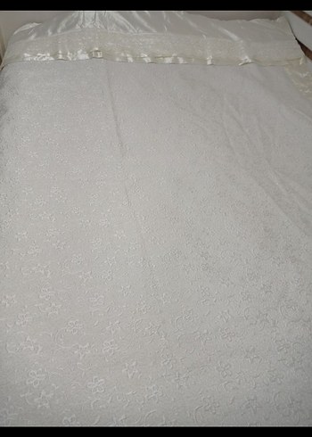 Çift kişilik yatak örtüsü+ 2 adet yastık kılıfı - Görsel 4