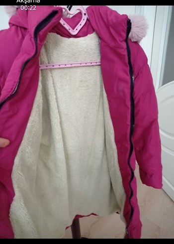 Kız Çocuk Pembe Kürklü Mont - Görsel 4