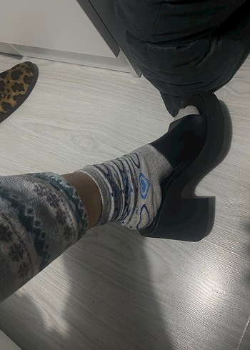 Siyah Platform Topuklu Minimalist Kadın Terlik - Görsel 4