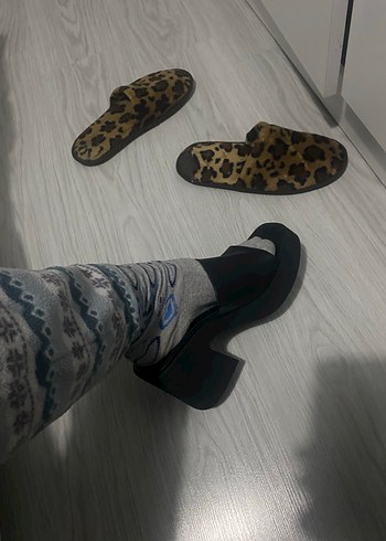 Siyah Platform Topuklu Minimalist Kadın Terlik - Görsel 8