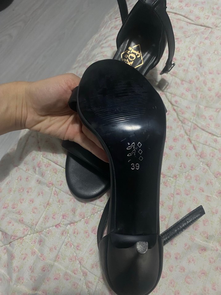 Siyah Tokalı İnce Topuklu Ayakkabı - Görsel 4