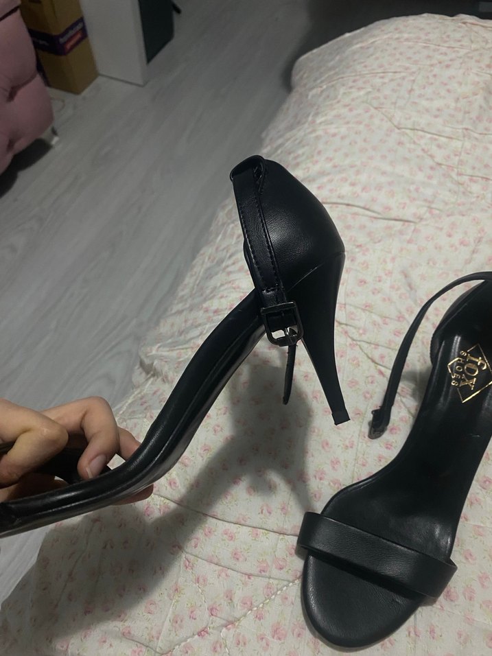 Siyah Tokalı İnce Topuklu Ayakkabı - Görsel 5