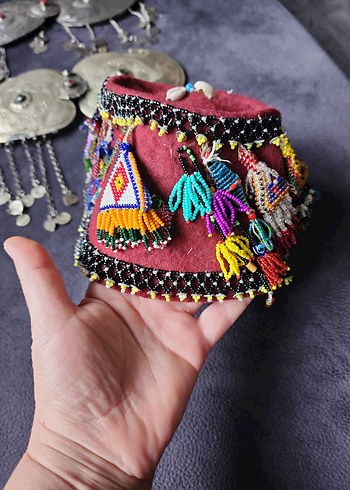 El İşlemeli Renkli Boncuklu felin fesi - Görsel 3