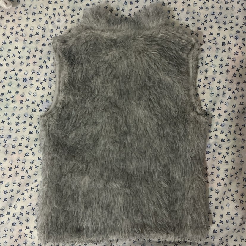 Gri Peluş Yelek - Görsel 4