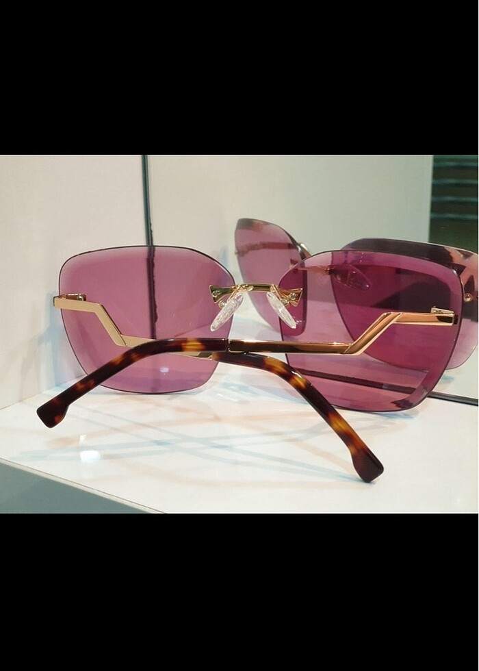 Pembe Güneş Gözlüğü - Görsel 2