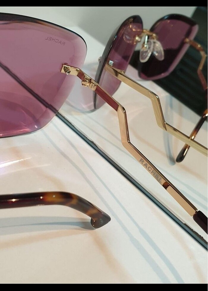 Pembe Güneş Gözlüğü - Görsel 3