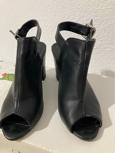 Diğer Siyah deri topuklu