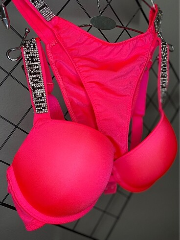 Pembe Victoria secret