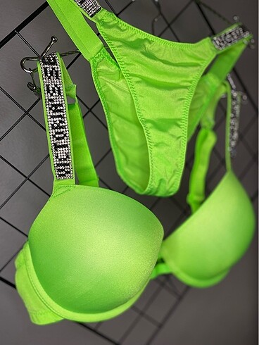 Yeşil Victoria secret sütyen kilot