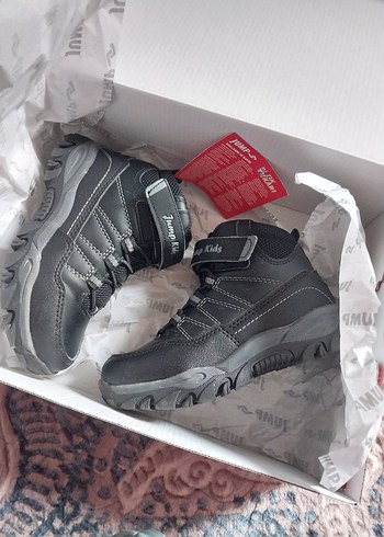 Siyah Erkek Çocuk jump bot - Görsel 6