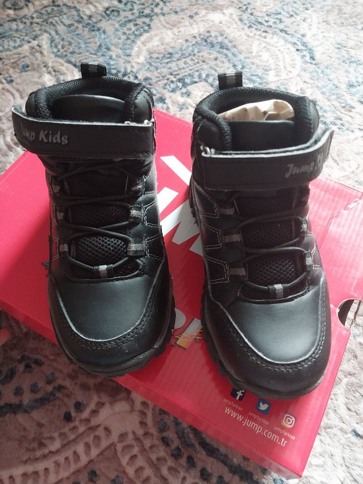 Siyah Erkek Çocuk jump bot - Görsel 2